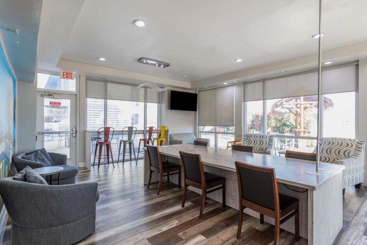 Clarion Pointe Galveston Seawall Экстерьер фото
