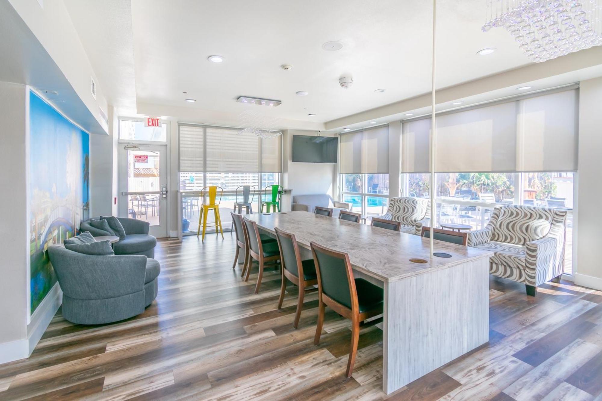Clarion Pointe Galveston Seawall Экстерьер фото